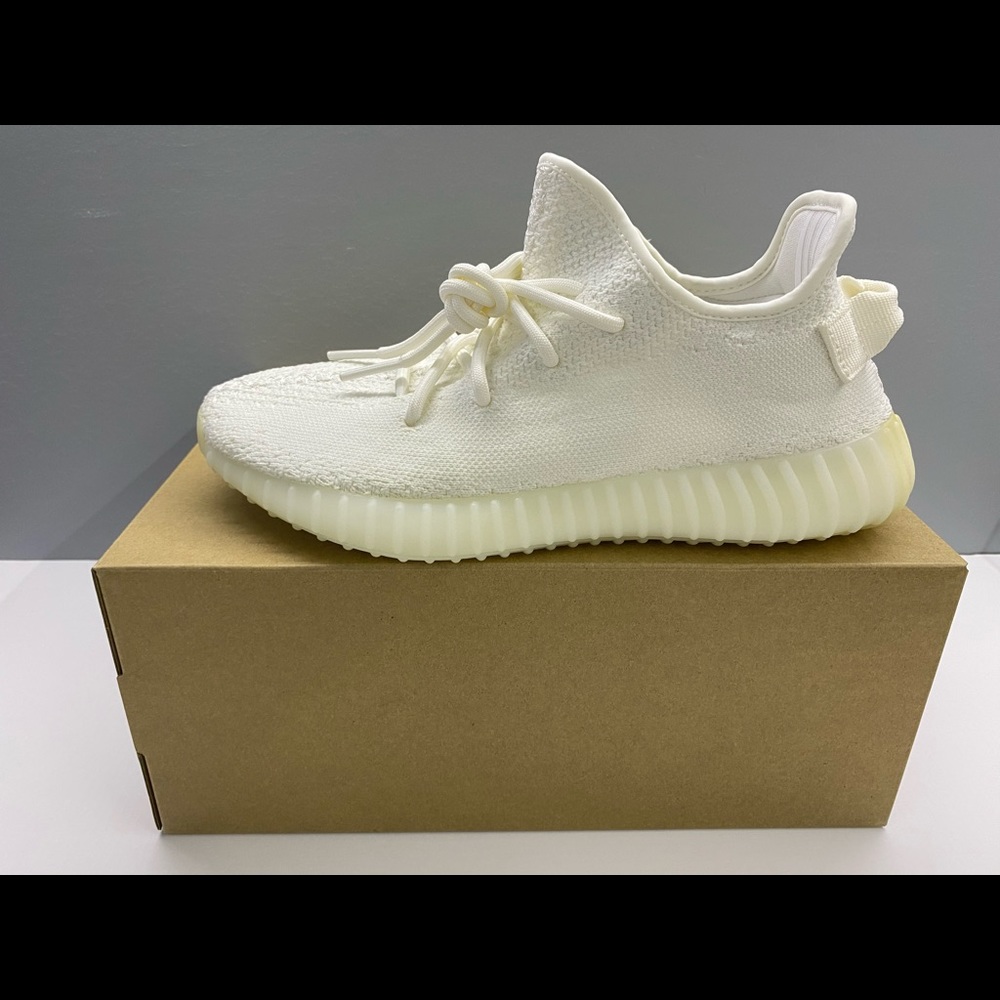 ⭕️SOLD⭕️ Yeezy 350 Triple White